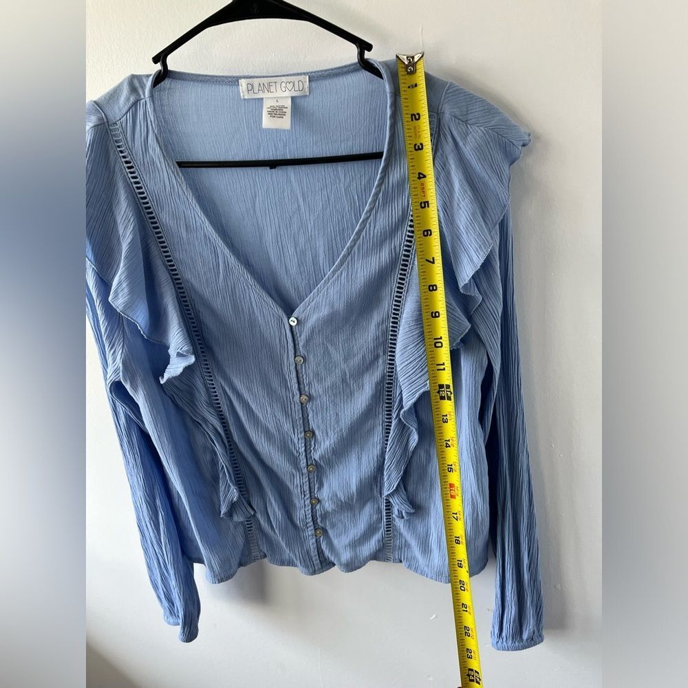 Planet Gold Women’s Blue ruffled v-neck crinkle blouse Cropped Peasant Boho Sz L - Picture 5 of 6